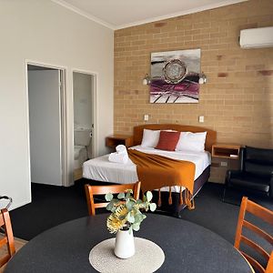 Caboolture Riverlakes Boutique Motel